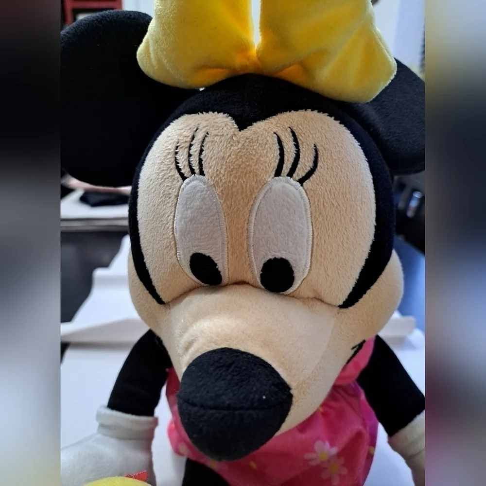 Bundle Of Disney Minnie Mouse Stuffed Animals